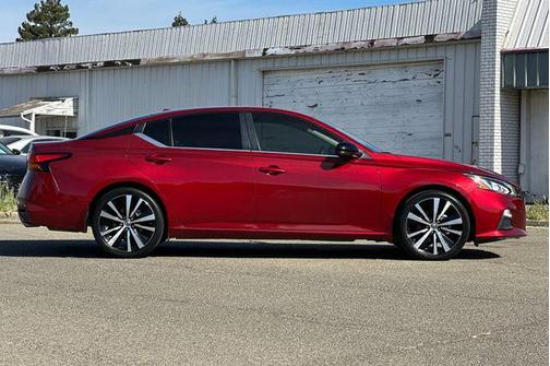 2020 Nissan Altima SR FWD