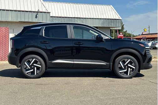 Super Black 2026 Nissan Kicks SV