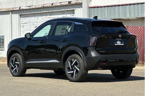 Super Black 2026 Nissan Kicks SV