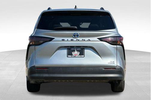 2023 Toyota Sienna XLE 8 Passenger