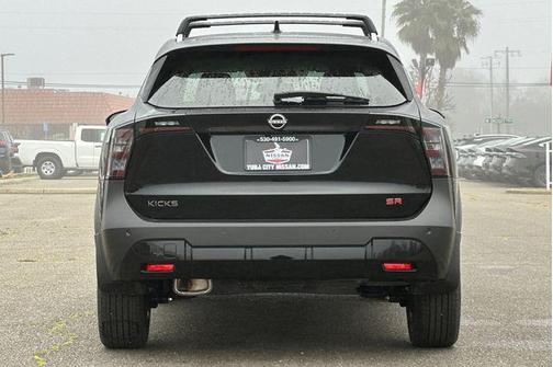 Super Black 2026 Nissan Kicks SR