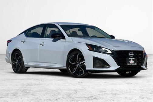 2023 Nissan Altima SR FWD