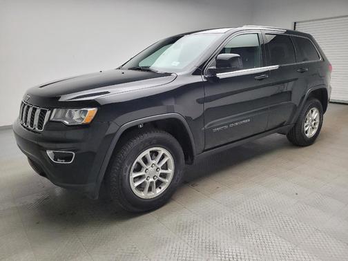 Diamond Black Crystal Pearlcoat 2019 Jeep Grand Cherokee Laredo