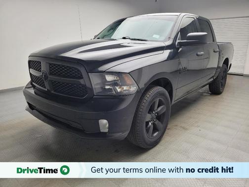 Brilliant Black Crystal Pearlcoat 2018 RAM 1500 Express