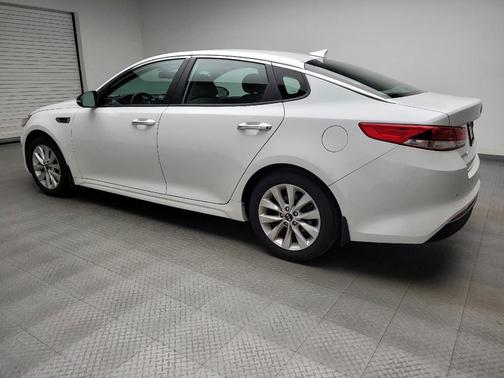 Snow White Pearl 2018 Kia Optima LX