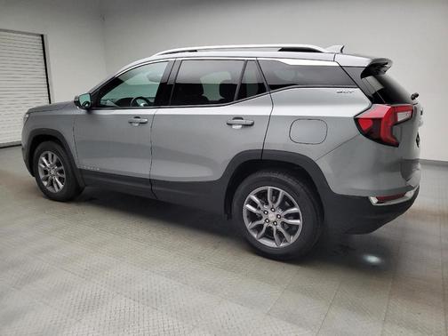 Sterling Metallic 2023 GMC Terrain SLT