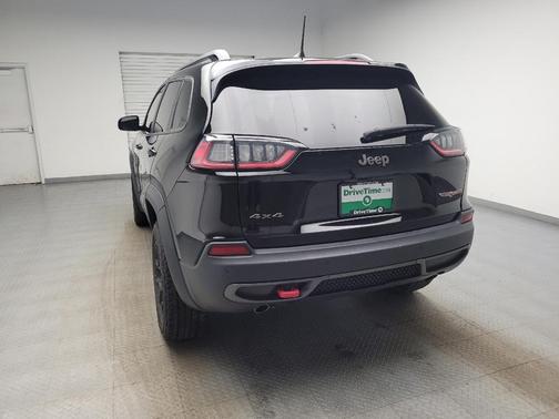 Diamond Black Crystal Pearlcoat 2019 Jeep Cherokee Trailhawk