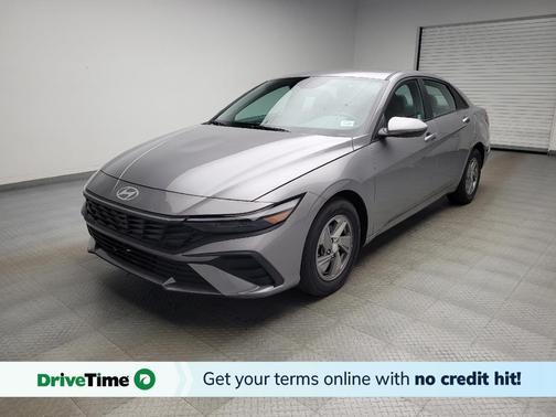 Gray 2025 Hyundai ELANTRA SE