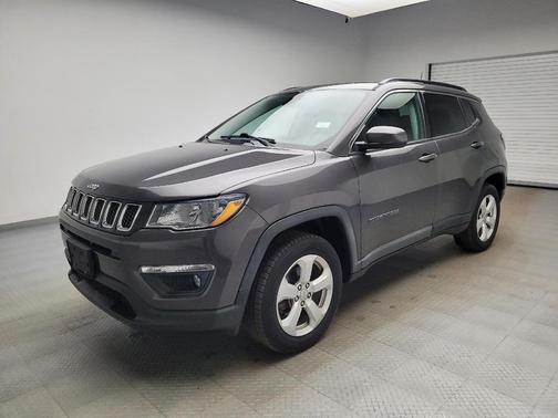 Granite Crystal Metallic Clearcoat 2017 Jeep New Compass Latitude