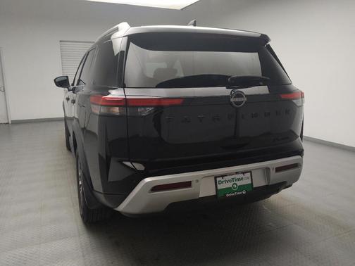Super Black 2022 Nissan Pathfinder SL 4WD