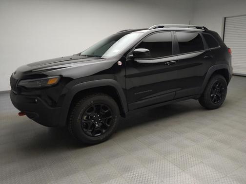 Diamond Black Crystal Pearlcoat 2022 Jeep Cherokee Trailhawk
