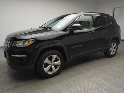Diamond Black Crystal Pearlcoat 2018 Jeep Compass Latitude
