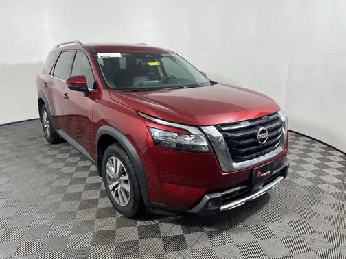 2022 Nissan Pathfinder SL 4WD