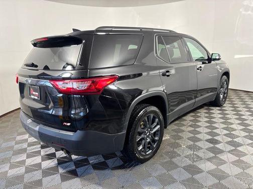 Mosaic Black Metallic 2021 Chevrolet Traverse RS