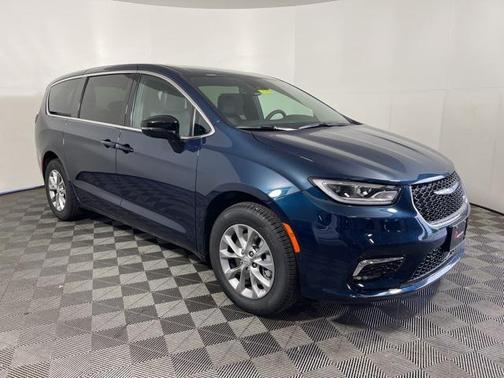 2025 Chrysler Pacifica L