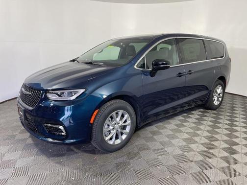 2025 Chrysler Pacifica L