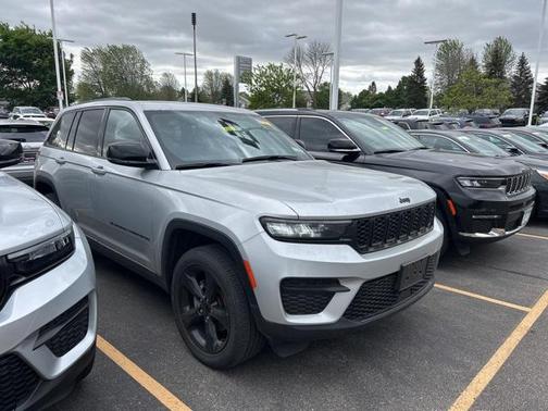 2022 Jeep Grand Cherokee Altitude
