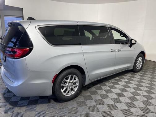2026 Chrysler Pacifica L