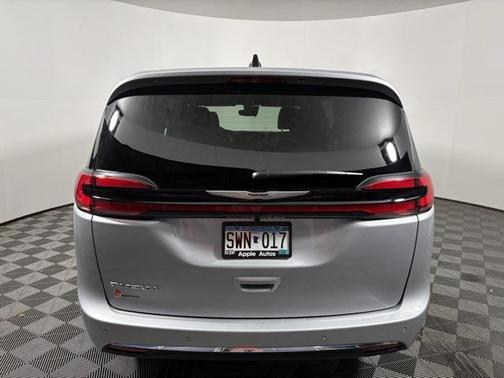 2026 Chrysler Pacifica L