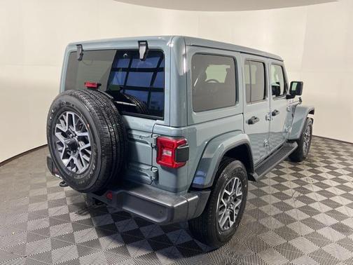 2024 Jeep Wrangler 4-Door Sahara 4x4