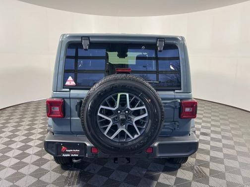 2024 Jeep Wrangler 4-Door Sahara 4x4