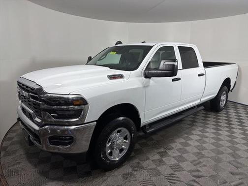 2026 RAM 3500 Tradesman Crew Cab 4x4 8' Box