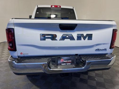 2025 RAM 2500 Tradesman Crew Cab 4x4 6'4' Box