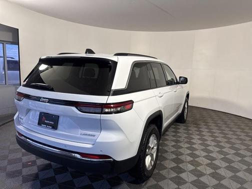 2023 Jeep Grand Cherokee Laredo