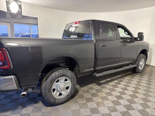 2026 RAM 2500 Tradesman Crew Cab 4x4 6'4' Box