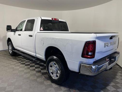 2025 RAM 2500 Tradesman Crew Cab 4x4 6'4' Box
