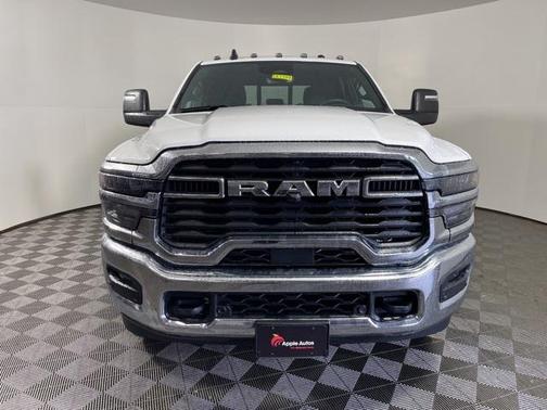 2025 RAM 3500 Tradesman Crew Cab 4x4 6'4' Box