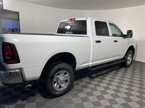 2025 RAM 3500 Tradesman Crew Cab 4x4 6'4' Box
