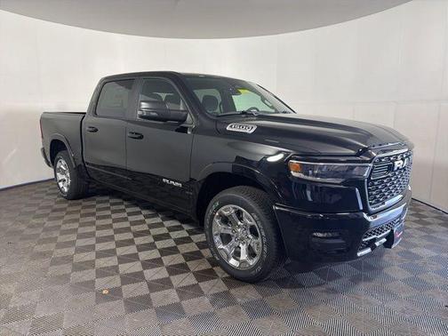 Diamond Black Crystal Pearl-Coat Exterior Paint 2026 RAM 1500 Big Horn/Lone Star