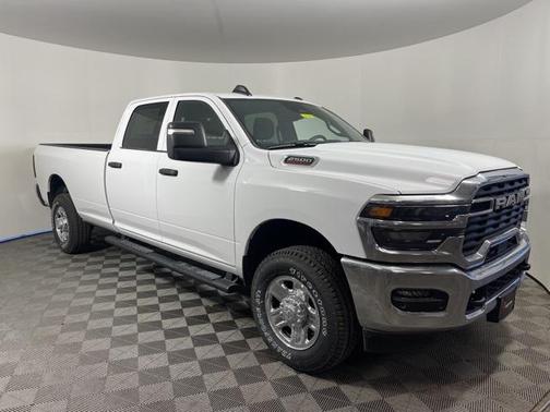 2025 RAM 2500 Tradesman Crew Cab 4x4 8' Box