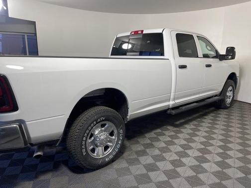 2025 RAM 2500 Tradesman Crew Cab 4x4 8' Box