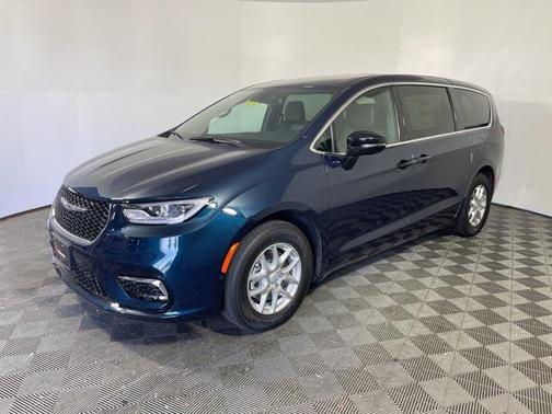 2025 Chrysler Pacifica L
