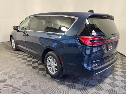 2025 Chrysler Pacifica L