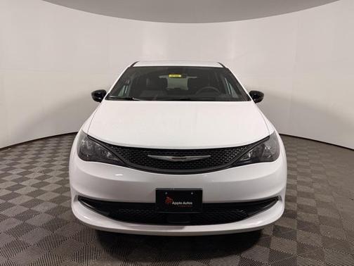 2026 Chrysler Voyager LX