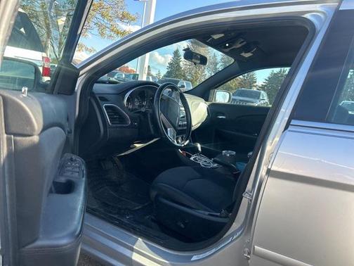 2012 Chrysler 200 Touring