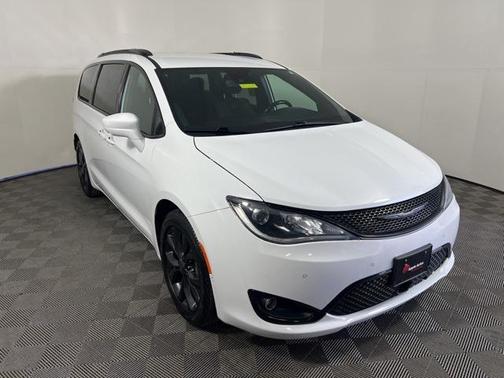 2020 Chrysler Pacifica Touring