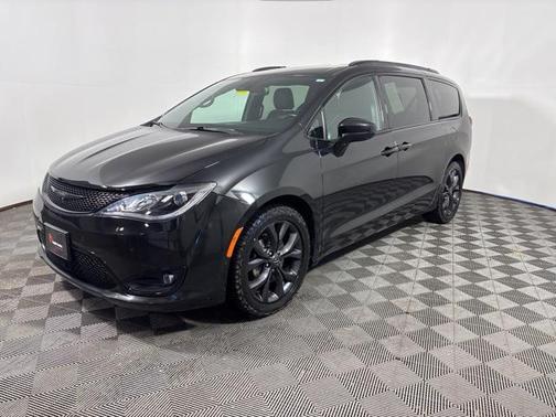 2020 Chrysler Pacifica Touring-L Plus