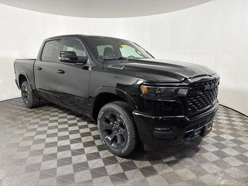 Diamond Black Crystal Pearlcoat 2026 RAM 1500 Big Horn/Lone Star