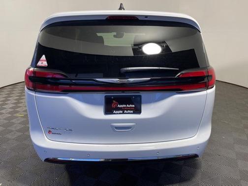 2025 Chrysler Pacifica L