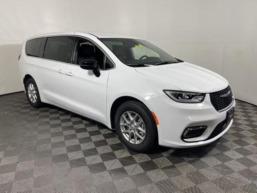 2025 Chrysler Pacifica L