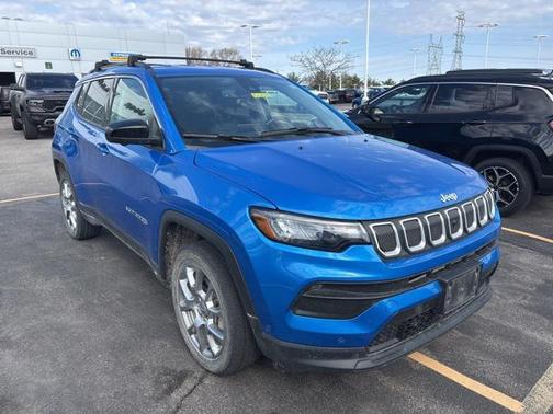 2022 Jeep Compass Latitude Lux