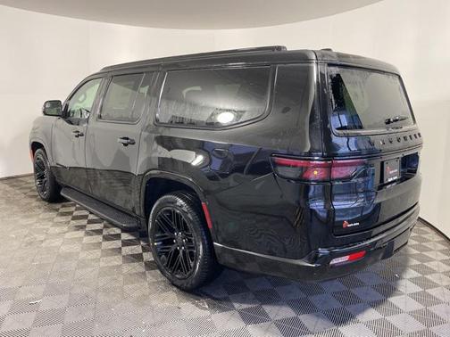 2025 Jeep Wagoneer Series II Carbide 4x4