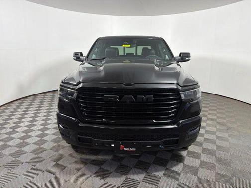 Diamond Black Crystal Pearl-Coat Exterior Paint 2026 RAM 1500 Laramie