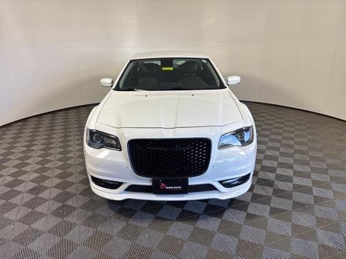 2022 Chrysler 300 Touring