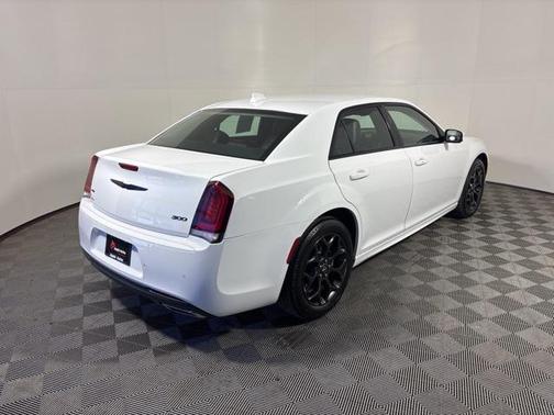 2022 Chrysler 300 Touring