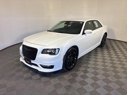 2022 Chrysler 300 Touring